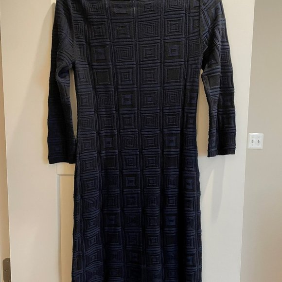 ALICE & OLIVIA Geometric Pattern Navy and Black Knit Dress - Picture 2 of 5